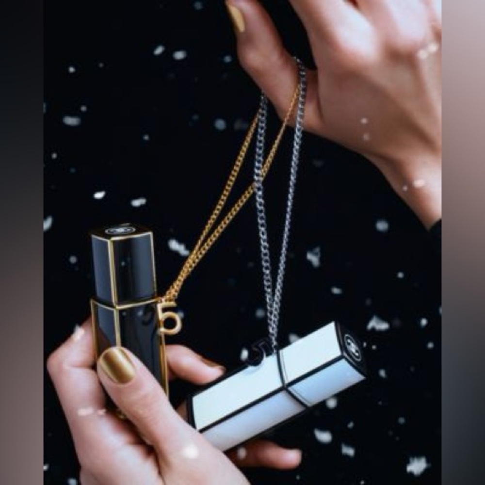 CHANEL Eau de Parfum Purse Spray - Picture 2 of 10